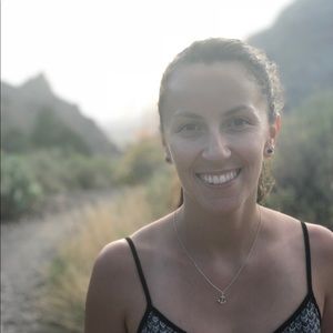 Meet your Posher, Cassandra